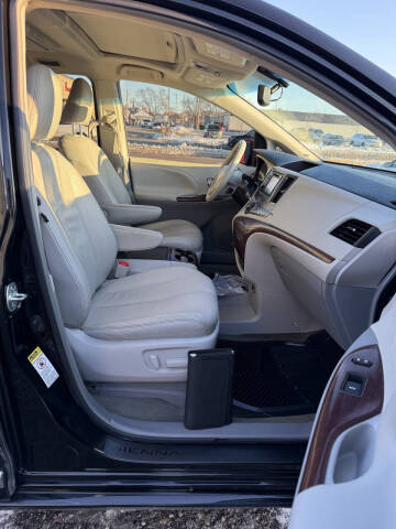 2013 Toyota Sienna XLE 8-Passenger