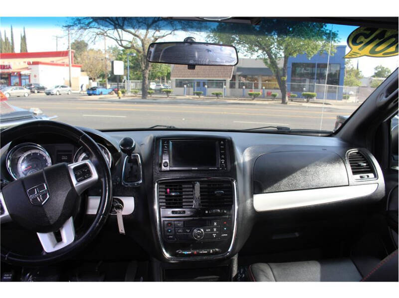 2014 Dodge Grand Caravan R/T