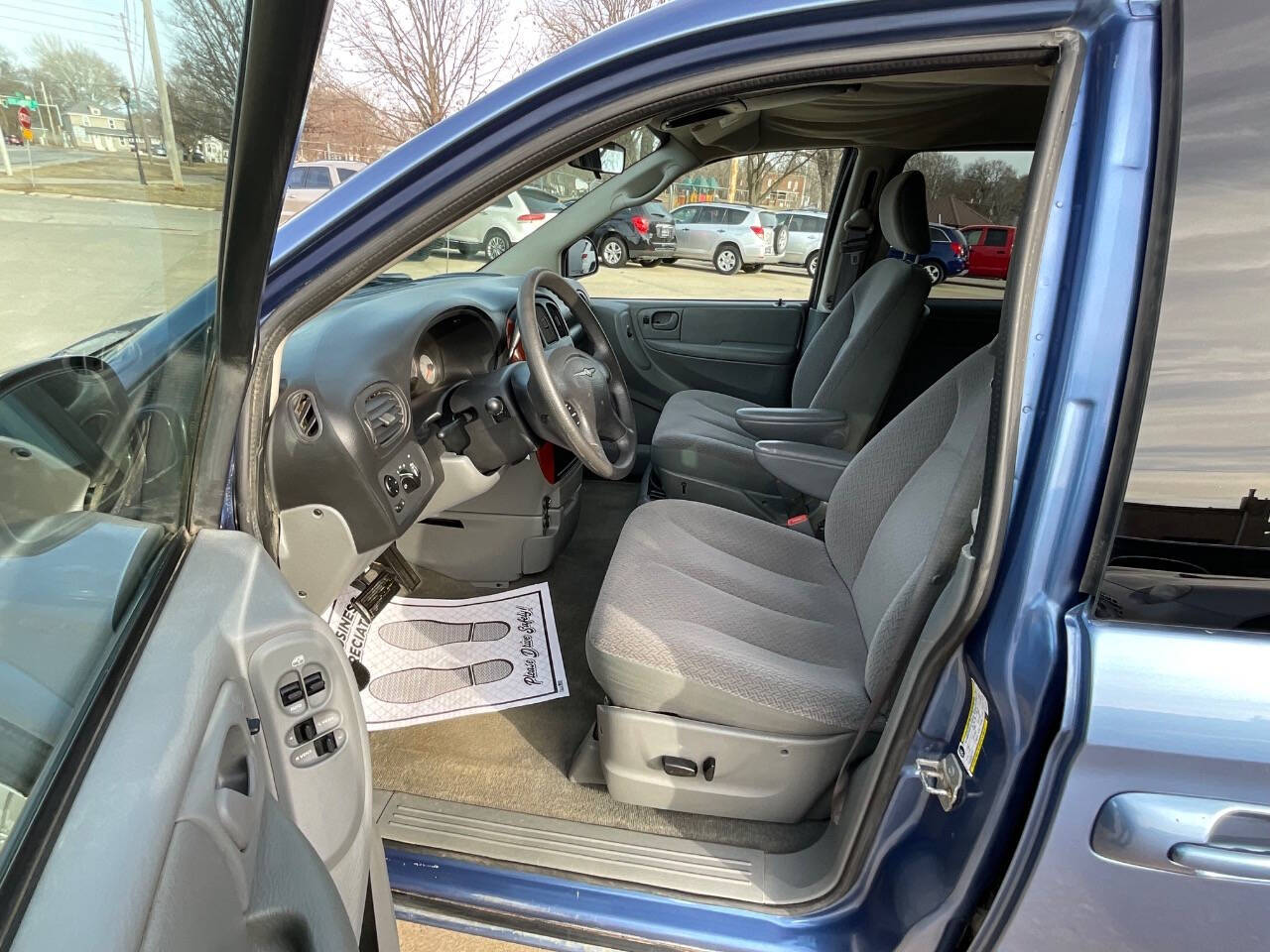 2007 Chrysler Town and Country for sale at Auto Connection in Waterloo, IA