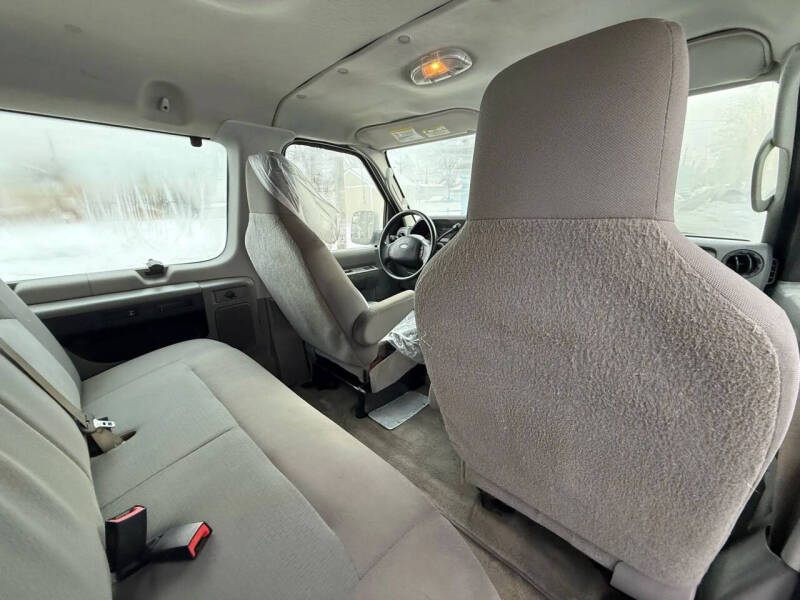 2013 Ford E-Series E-350 SD XLT