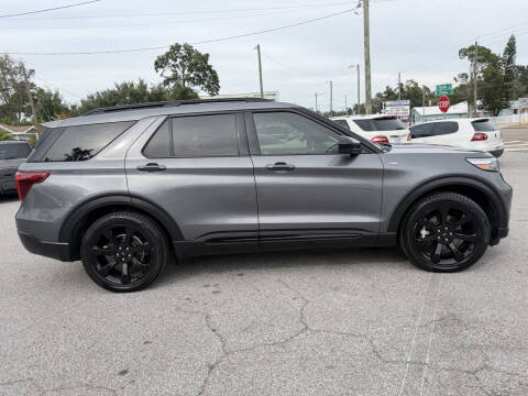 2022 Ford Explorer ST-Line