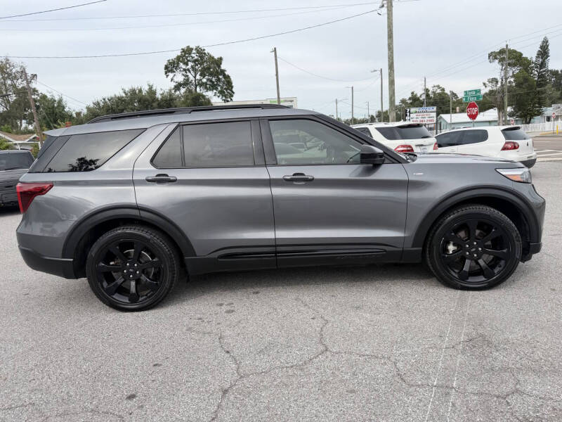 2022 Ford Explorer ST-Line