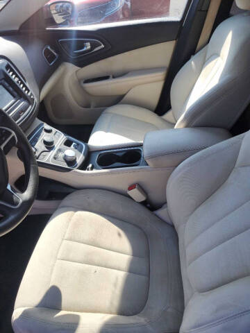 2016 Chrysler 200 Limited