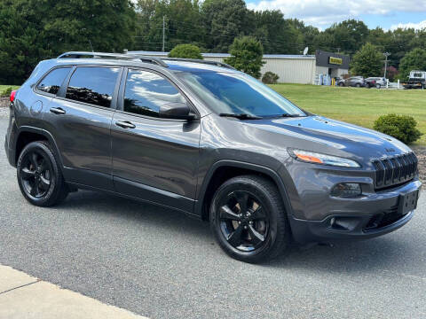 2015 Jeep Cherokee for sale at ECONO AUTO INC in Spotsylvania VA