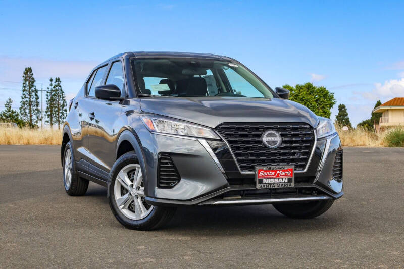 2025 Nissan KICKS PLAY Base's photo