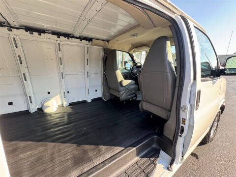 2023 GMC Savana 2500