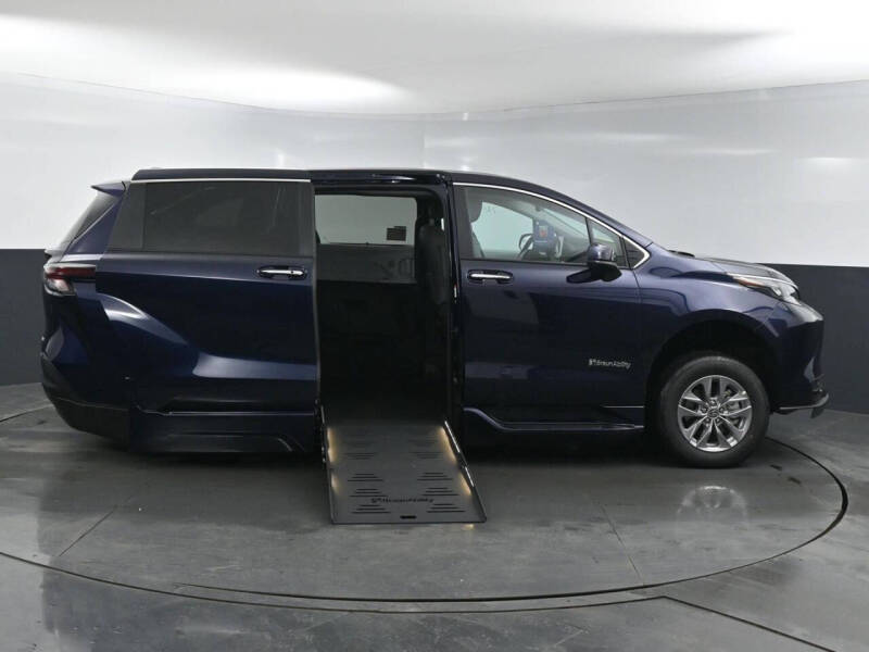 2025 Toyota Sienna