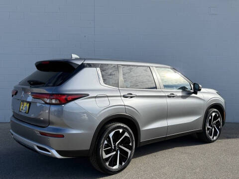 2024 Mitsubishi Outlander SE
