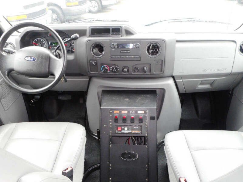 2009 Ford E-Series E-350 SD