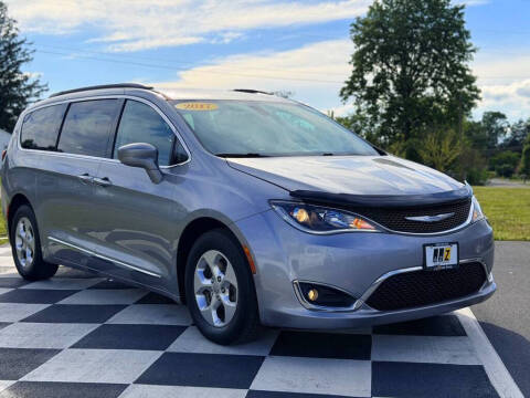 2017 Chrysler Pacifica Touring Plus