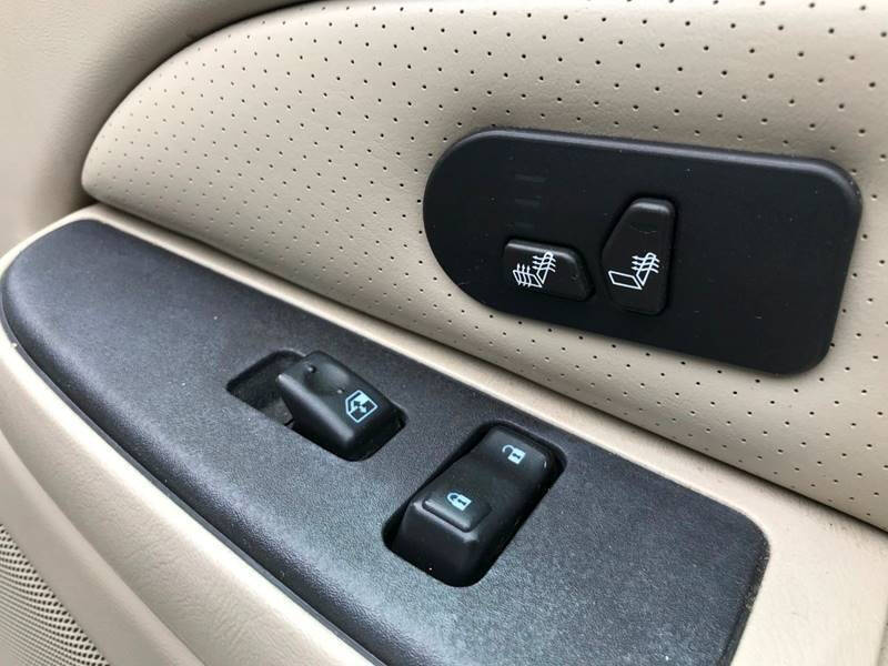 2004 Cadillac Escalade