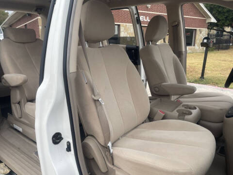 2007 Hyundai Entourage GLS