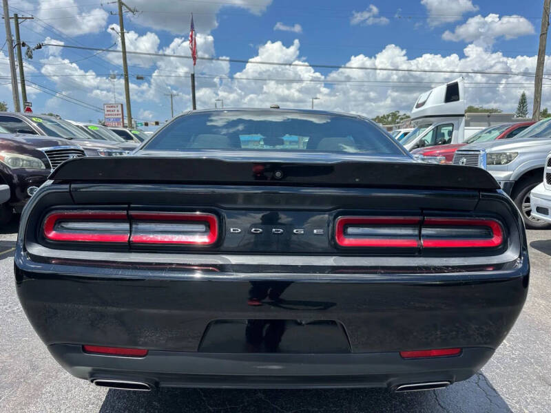 2020 Dodge Challenger SXT
