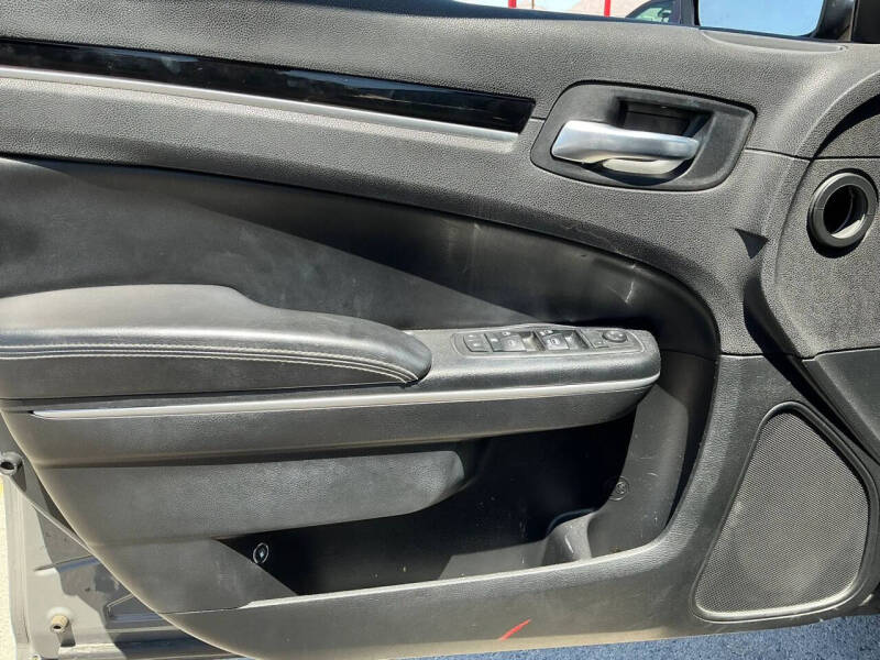 2019 Chrysler 300 S