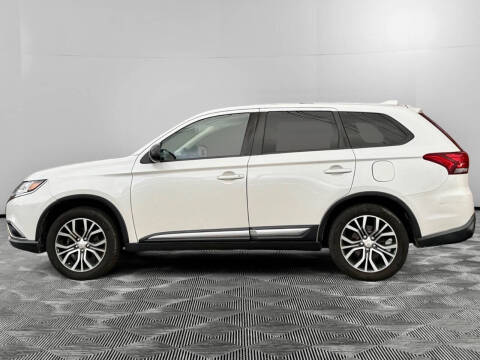 2017 Mitsubishi Outlander ES