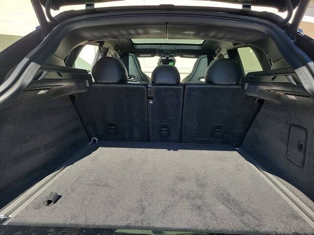 2023 Aston Martin DBX 707