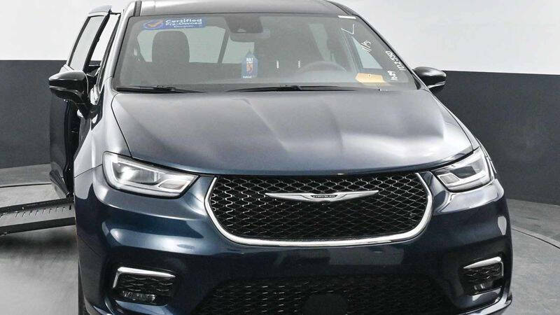 2024 Chrysler Pacifica Touring