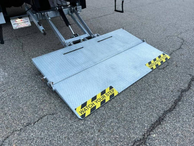 2020 Freightliner M2 106