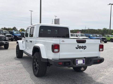 2025 Jeep Gladiator NightHawk