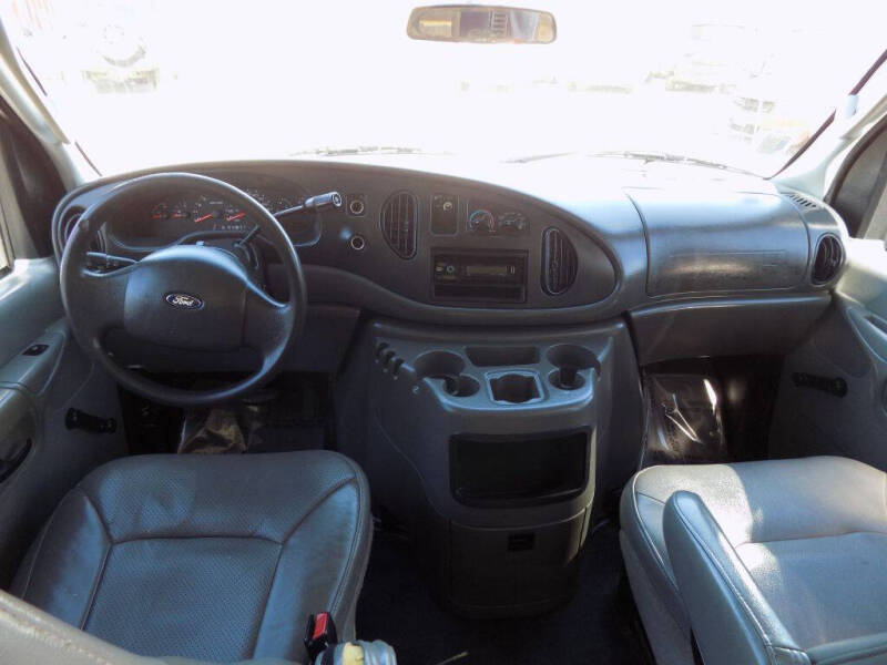 2005 Ford E-Series E-250