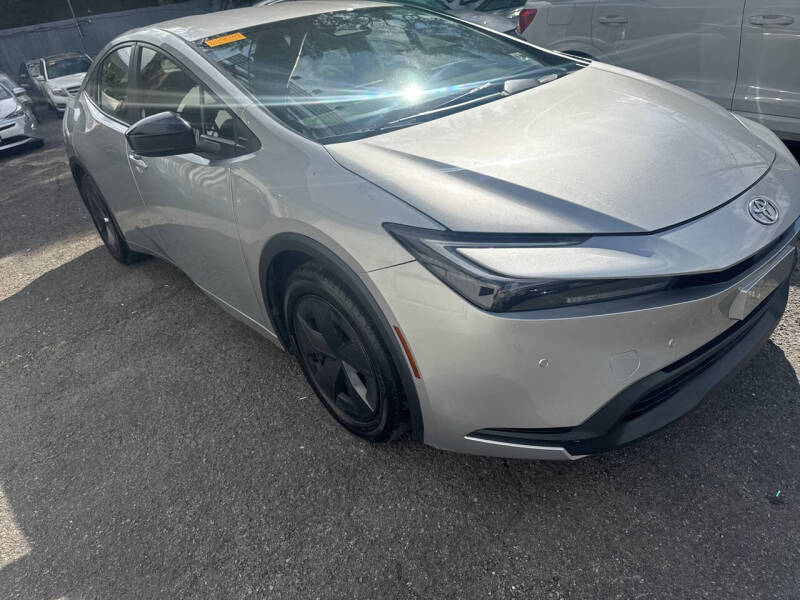 2023 Toyota Prius LE's photo