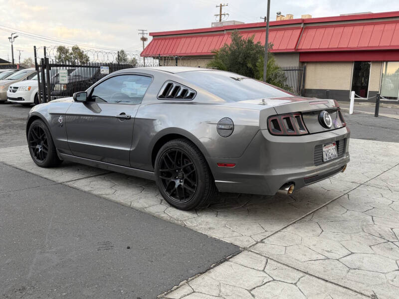 2013 Ford Mustang V6