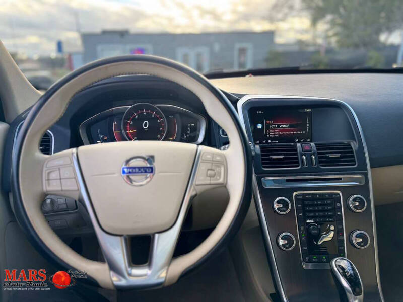 2016 Volvo XC60 T5 Drive-E Premier