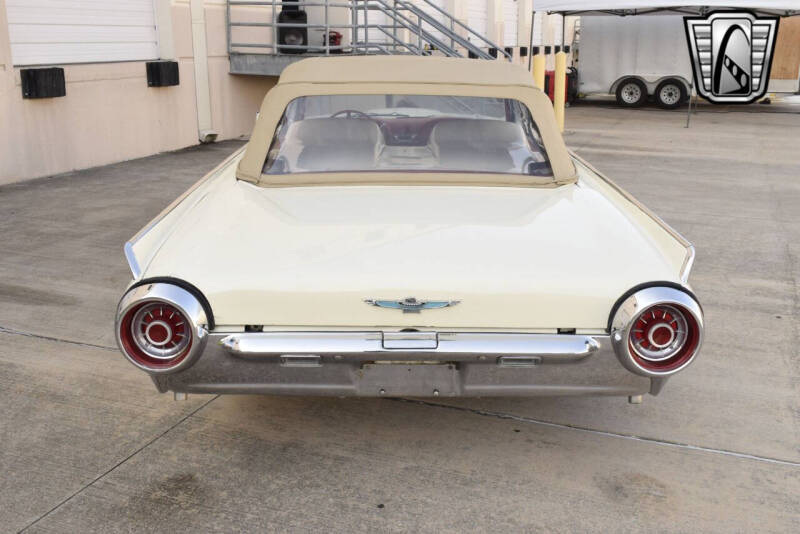 1963 Ford Thunderbird