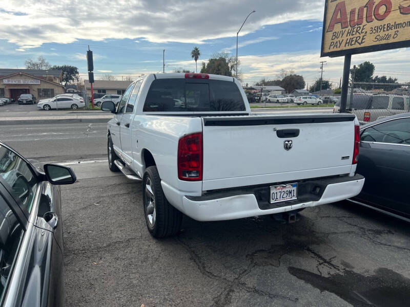 2006 Dodge Ram 1500 Pickup SLT photo 4