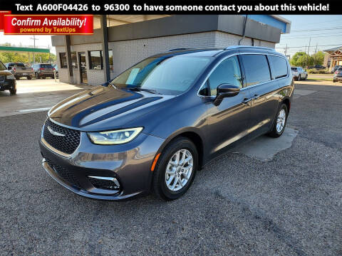 2021 Chrysler Pacifica for sale at POLLARD PRE-OWNED in Lubbock TX