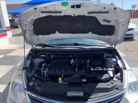 2012 Nissan Versa 1.8 S