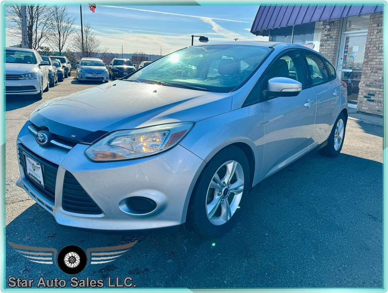 Silver 2014 Ford Focus SE SE 4dr Hatchback 2