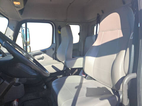 2022 Freightliner M2 106