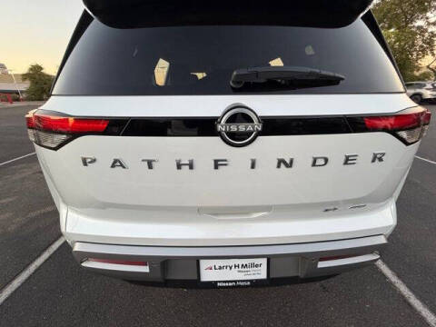 2025 Nissan Pathfinder SL