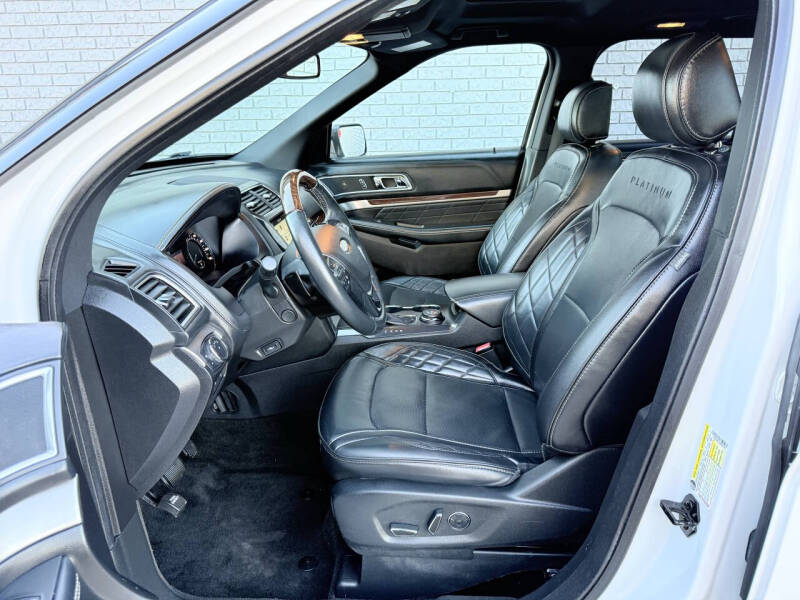 2017 Ford Explorer Platinum