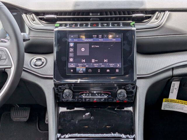 2026 Jeep Grand Cherokee Laredo