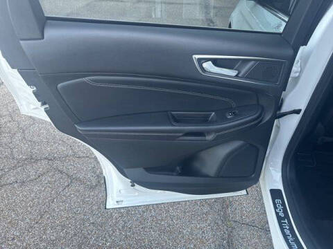 2022 Ford Edge Titanium