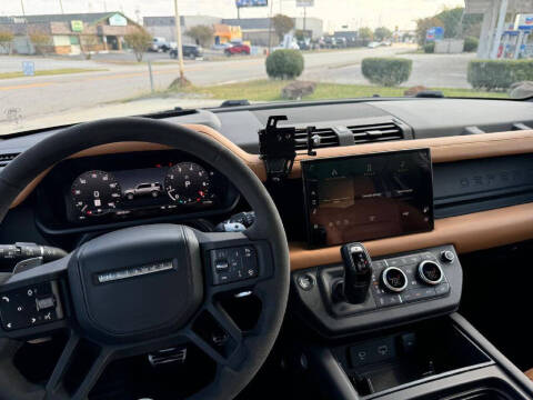 2023 Land Rover Defender 110 V8