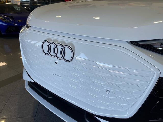 2025 Audi Q6 e-tron quattro Premium Plus