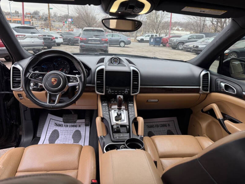 2018 Porsche Cayenne Platinum Edition