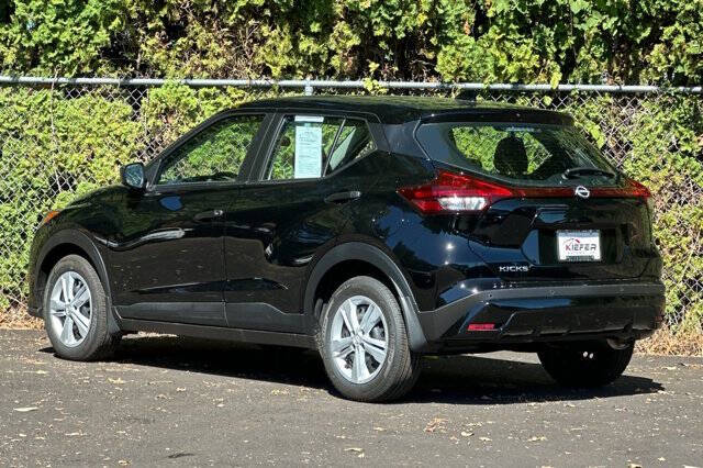 2025 Nissan Kicks Play S