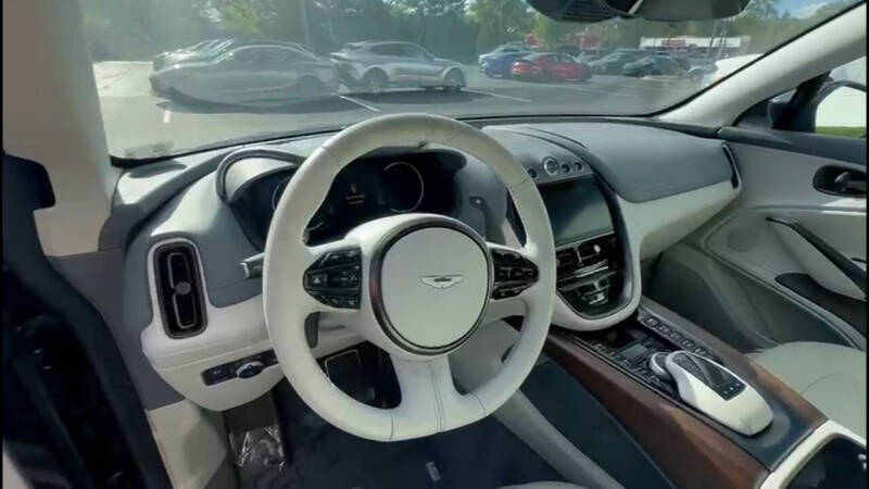 2021 Aston Martin DBX