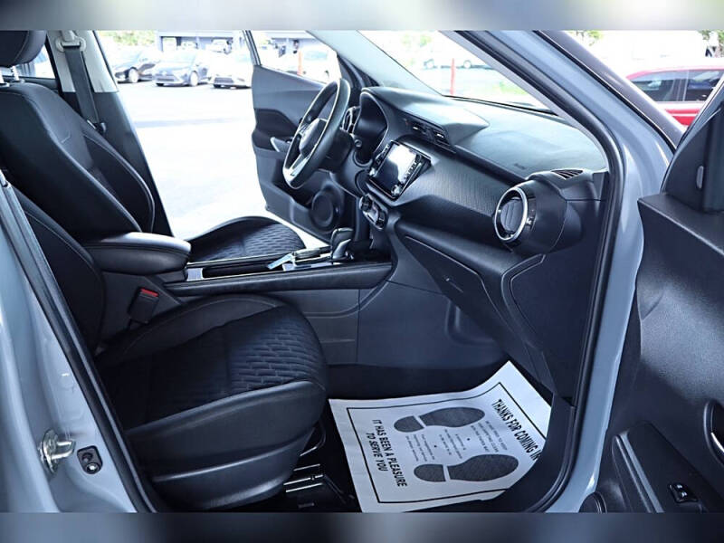 2021 Nissan Kicks SV