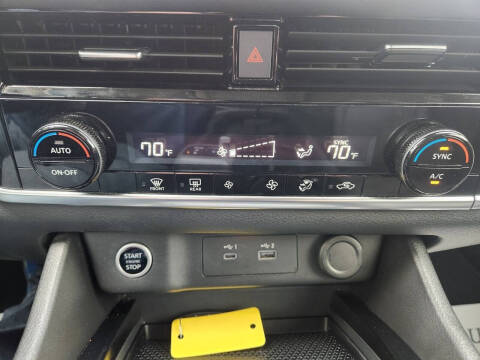 2022 Nissan Rogue SV