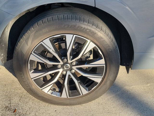 2024 Volvo XC60 B5 Core Dark Theme