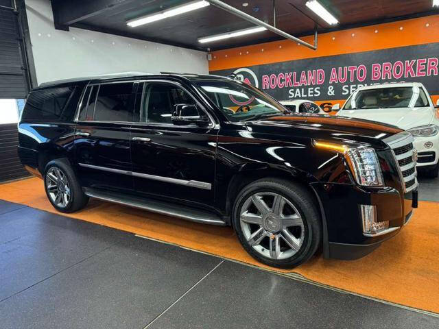 2016 Cadillac Escalade ESV Luxury Collection
