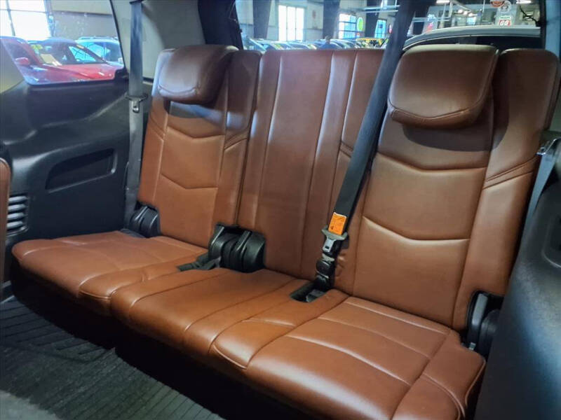 2019 Cadillac Escalade Luxury