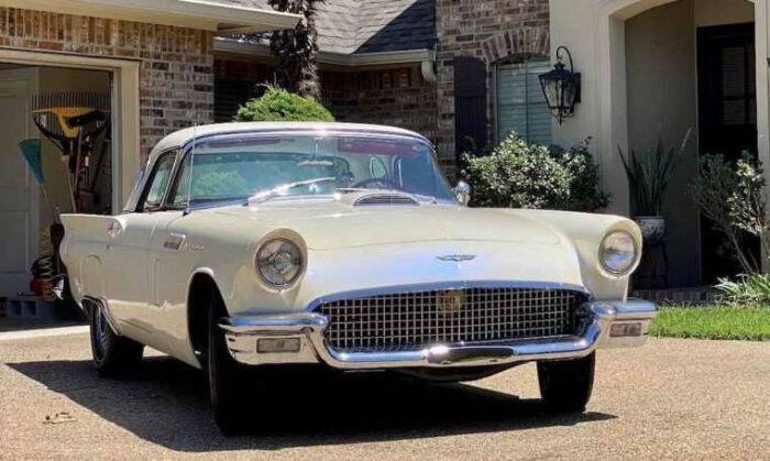 1957 Ford Thunderbird