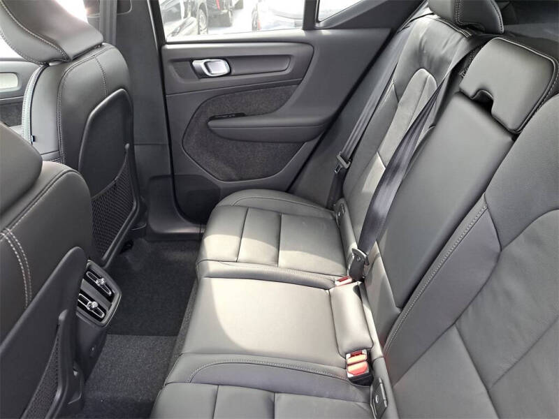 2026 Volvo XC40 B4 Plus