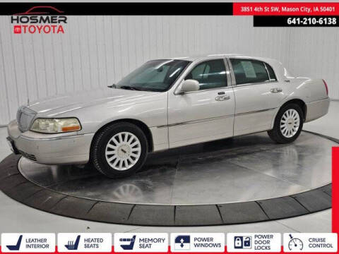 2005 Lincoln Town Car Signature Limited
